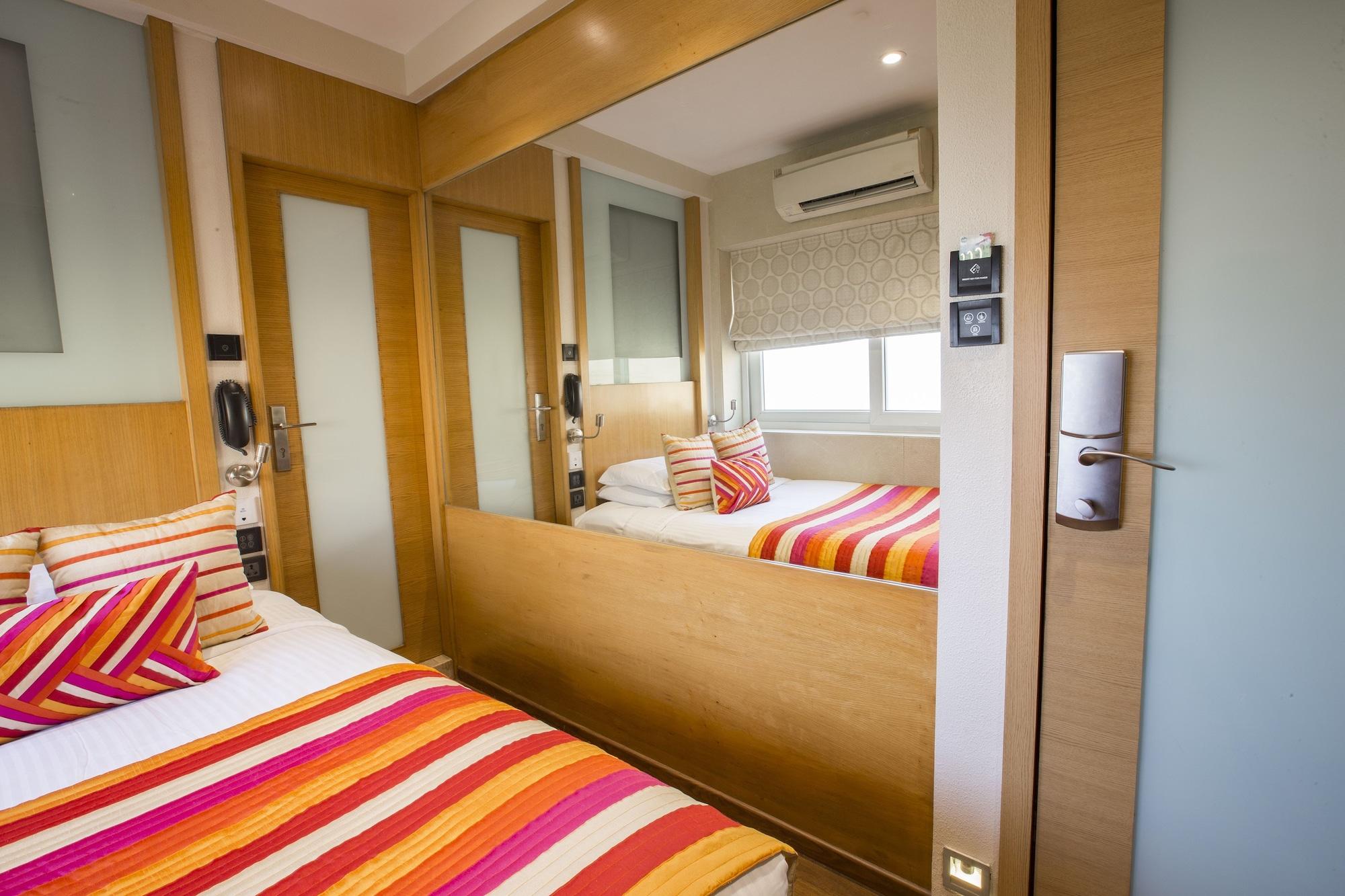 Hotel Bawa Continental Мумбай Екстериор снимка