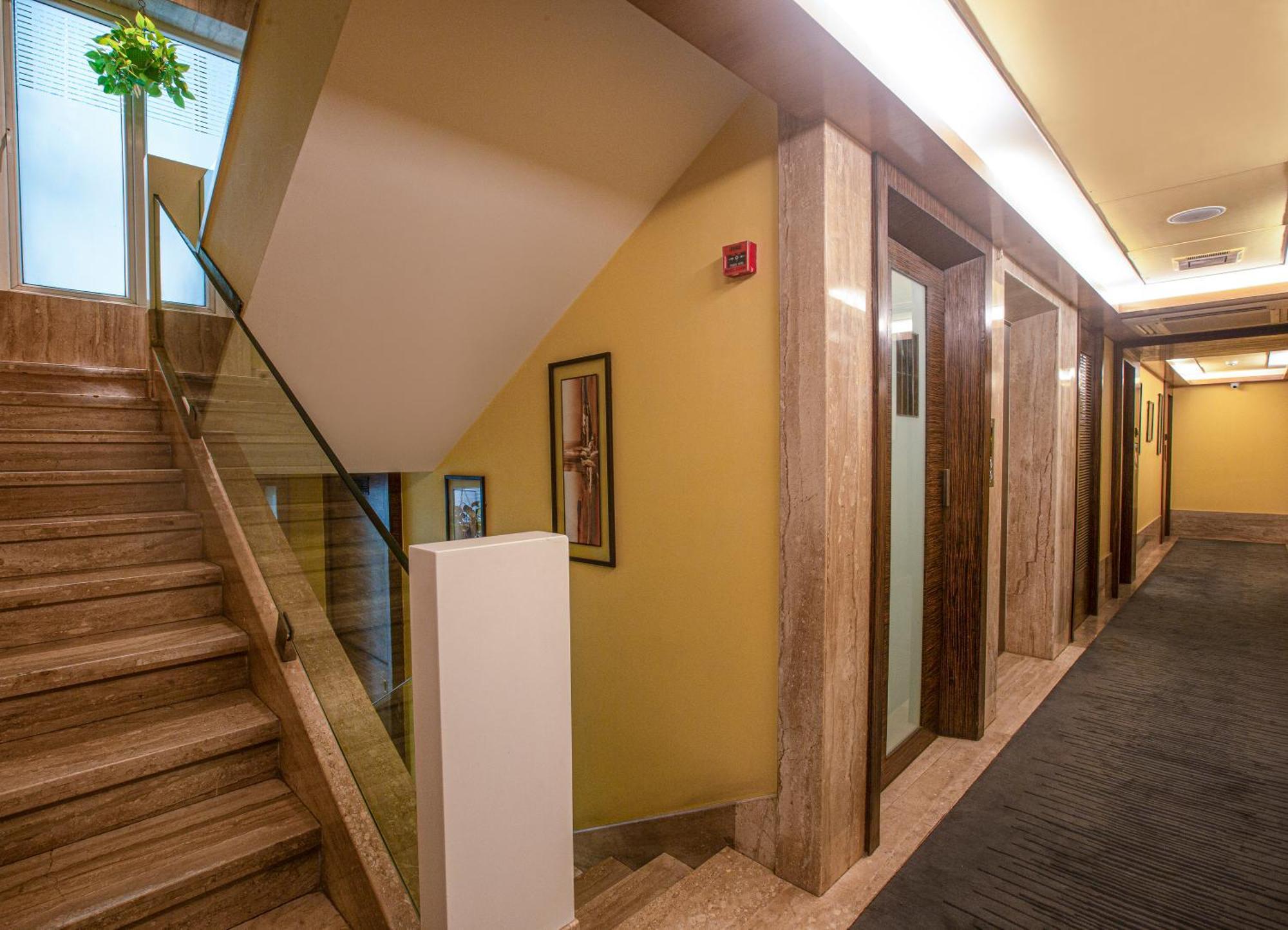 Hotel Bawa Continental Мумбай Екстериор снимка