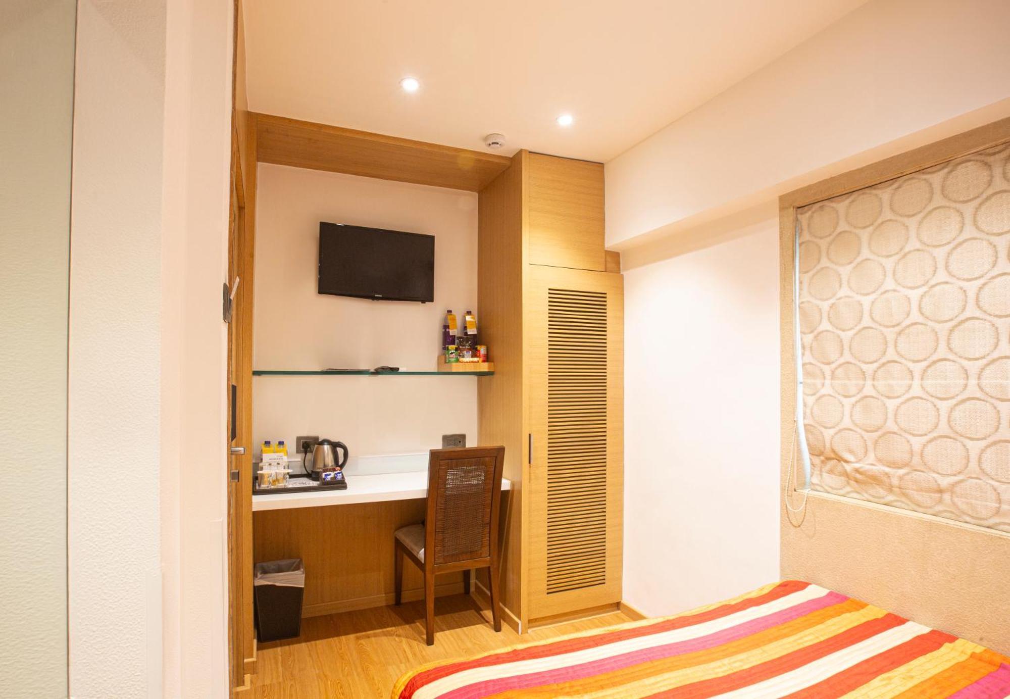 Hotel Bawa Continental Мумбай Екстериор снимка