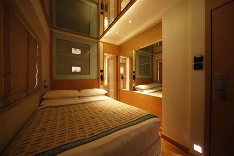 Hotel Bawa Continental Мумбай Екстериор снимка