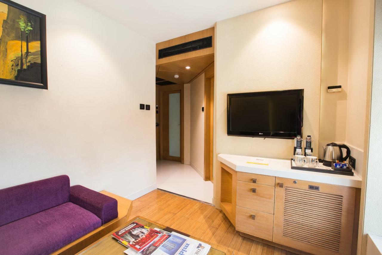 Hotel Bawa Continental Мумбай Екстериор снимка