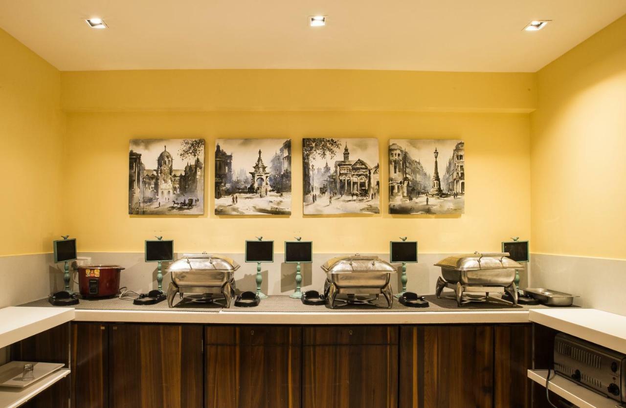 Hotel Bawa Continental Мумбай Екстериор снимка